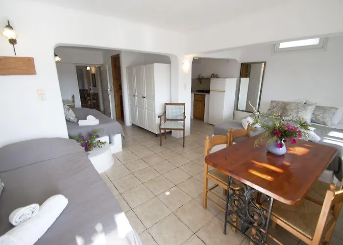 Konstantin & Mykonos Town