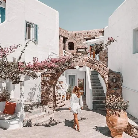 מלון דירות Konstantin & 4*