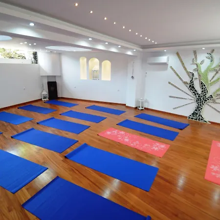 מלון דירות Konstantin & 4*