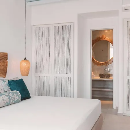 Konstantin & Mykonos Town