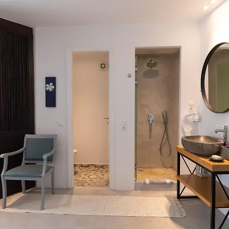 Konstantin & Mykonos Town