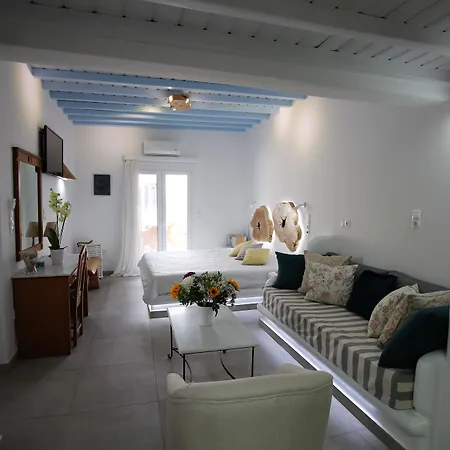 Konstantin & Mykonos Town