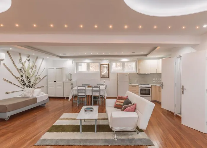 Konstantin & Mykonos Town